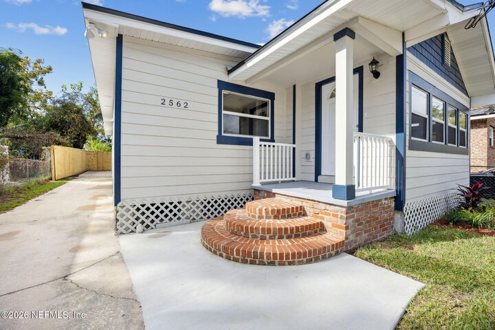 Property Photo:  2562 Summit Street  FL 32204 