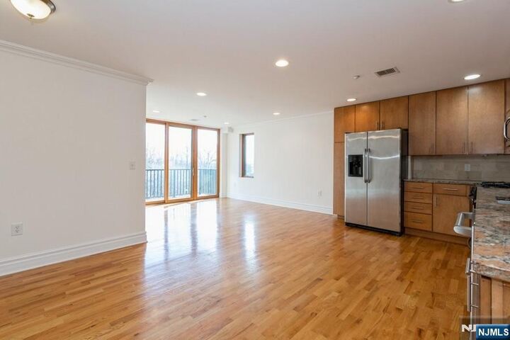 Property Photo:  17 Meadow Road 405  NJ 07070 