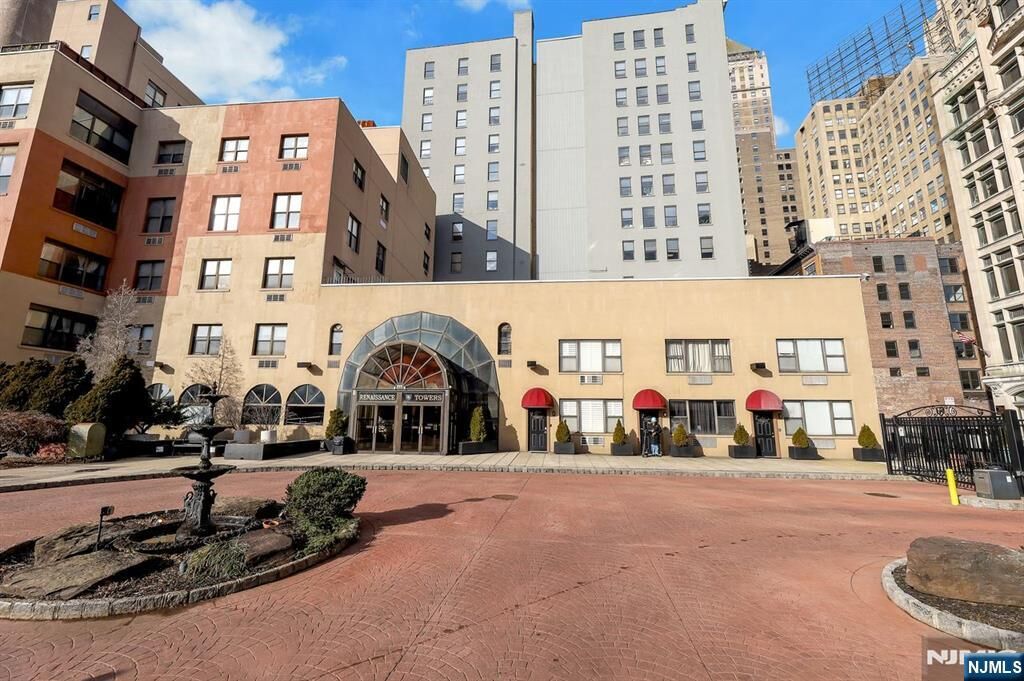 Property Photo:  111 Mulberry 3T  NJ 07102 