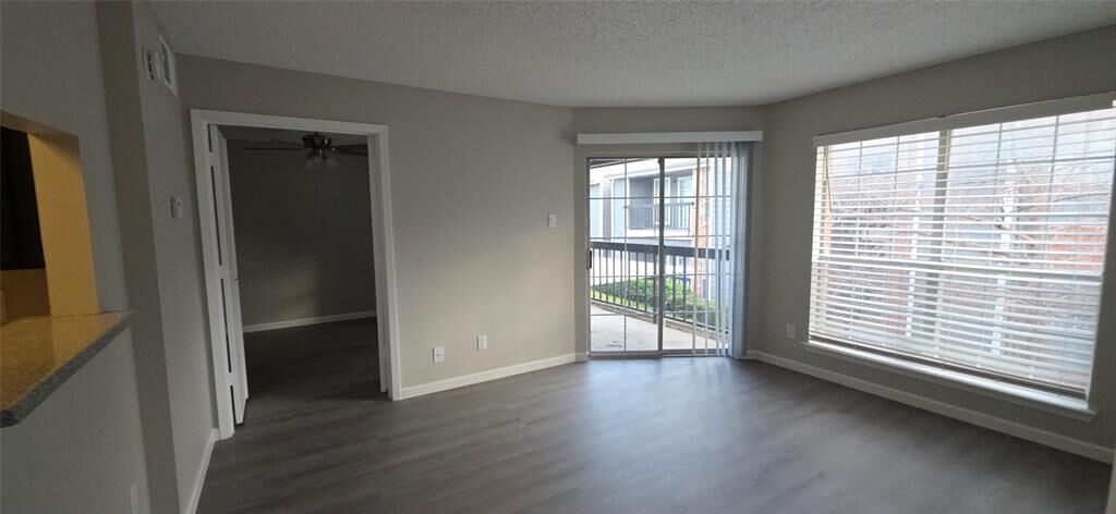 Photo de la propriété: 18333 Roehampton Drive 927 TX 75252