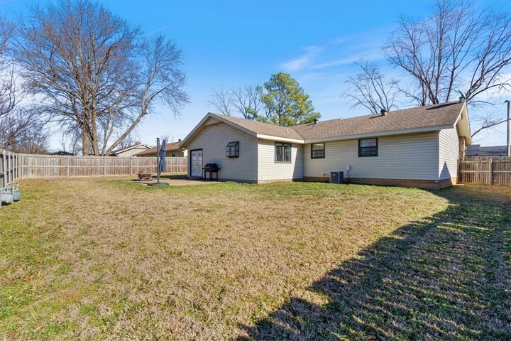 Property Photo:  1022 Hummingbird Lane  AR 72761 