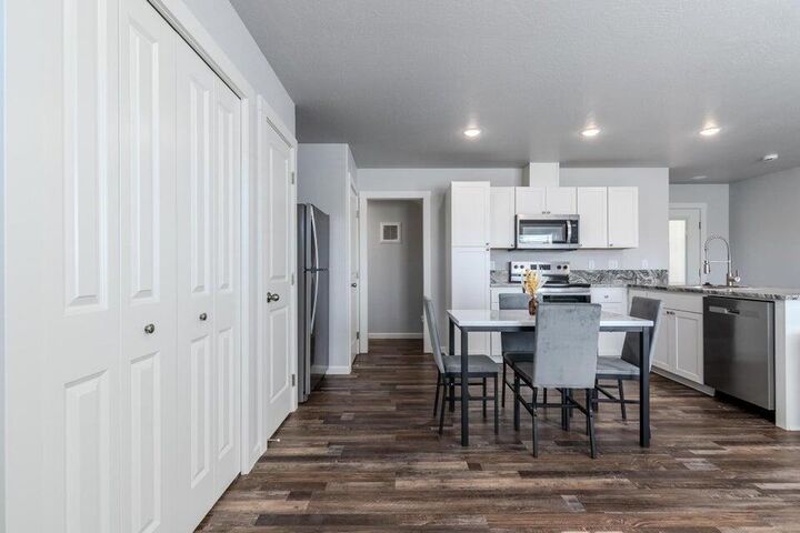 Property Photo:  7877 Houston Loop  OR 97503 