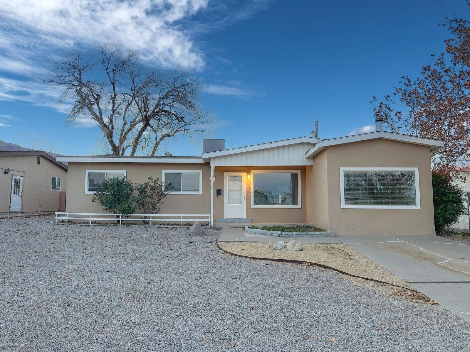 Property Photo:  1310 Hendrix Ave  NM 88310 