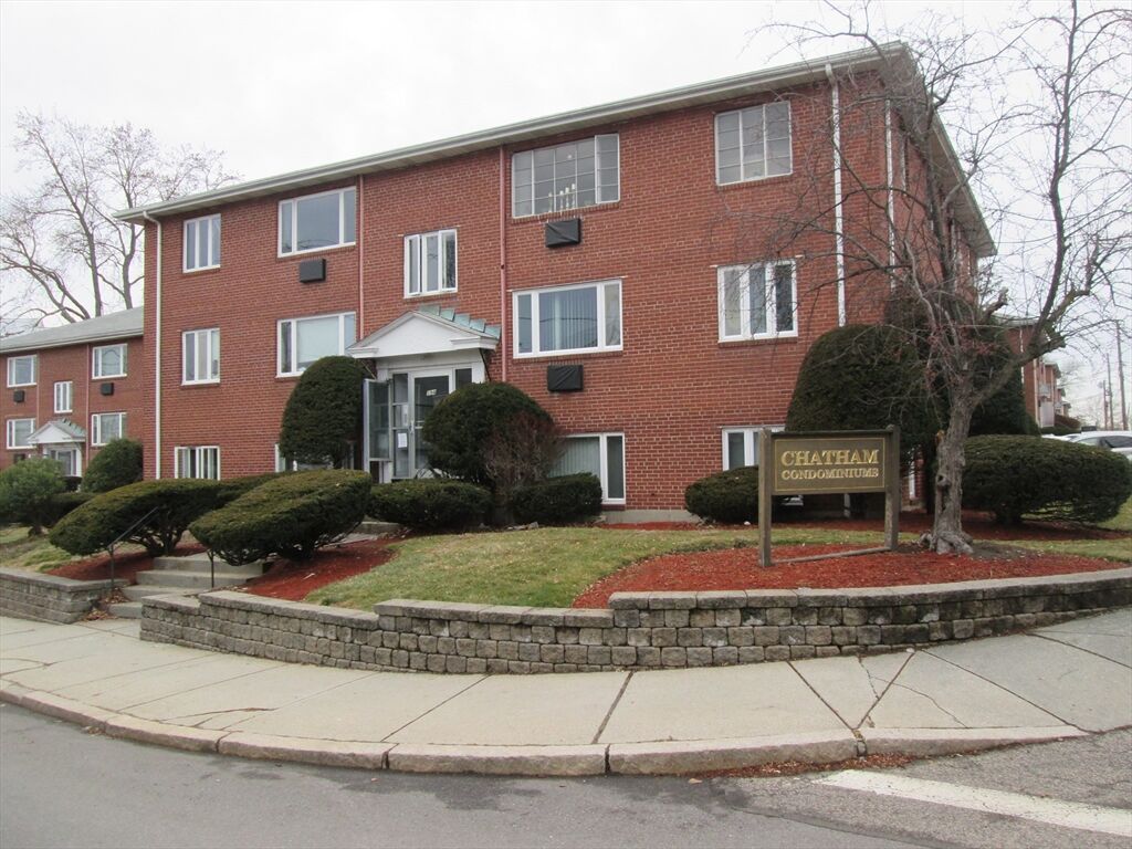 Property Photo:  194 Lexington Street 1  MA 02472 