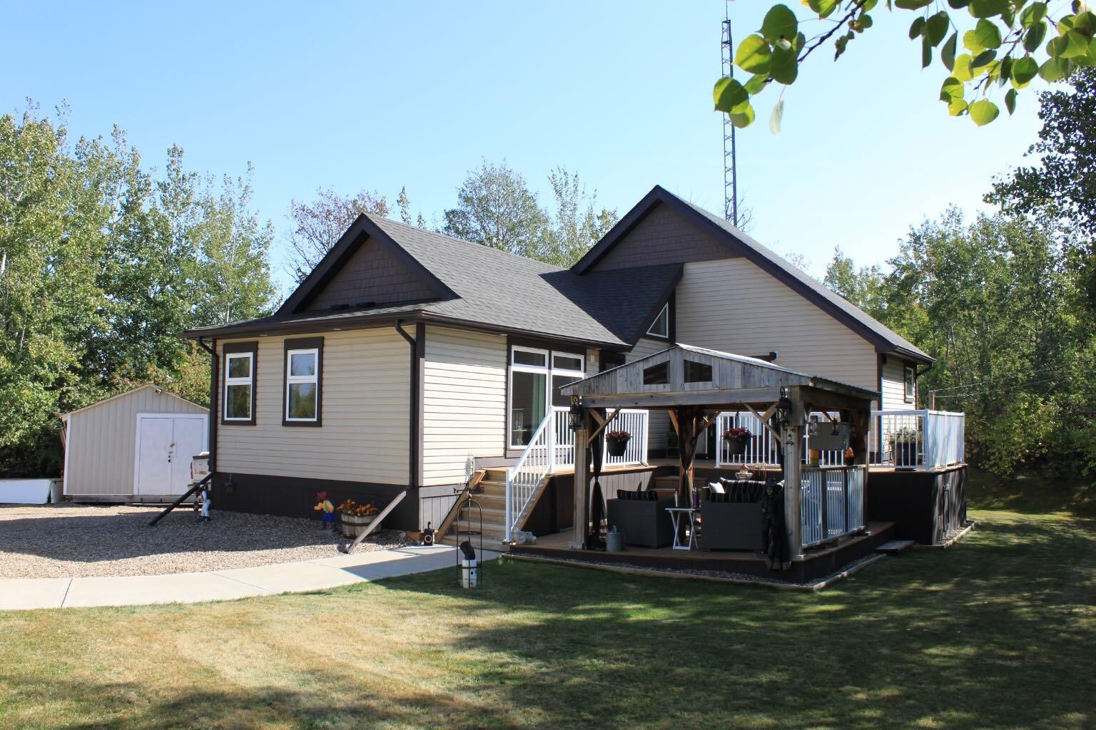 Property Photo:  3 Kaylee Crescent  AB T0C 3B0 