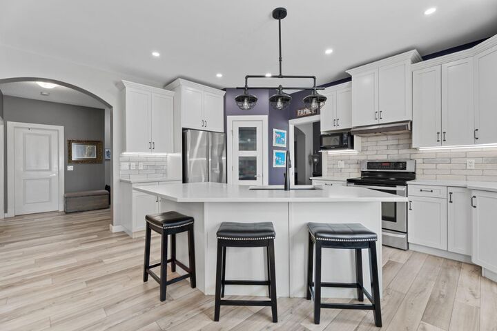 Property Photo:  15 Drake Landing Drive  AB T1S 2M7 