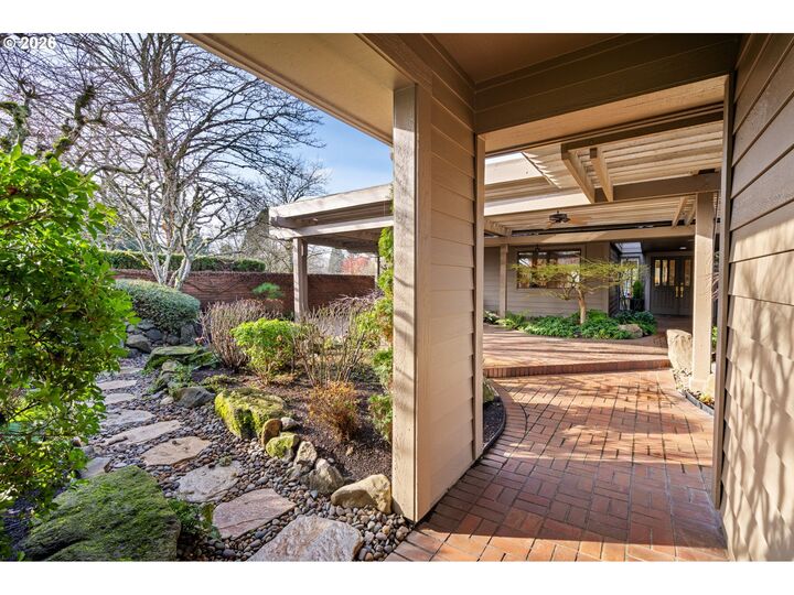 Property Photo:  7585 SW Arbor Glen Ct  OR 97070 