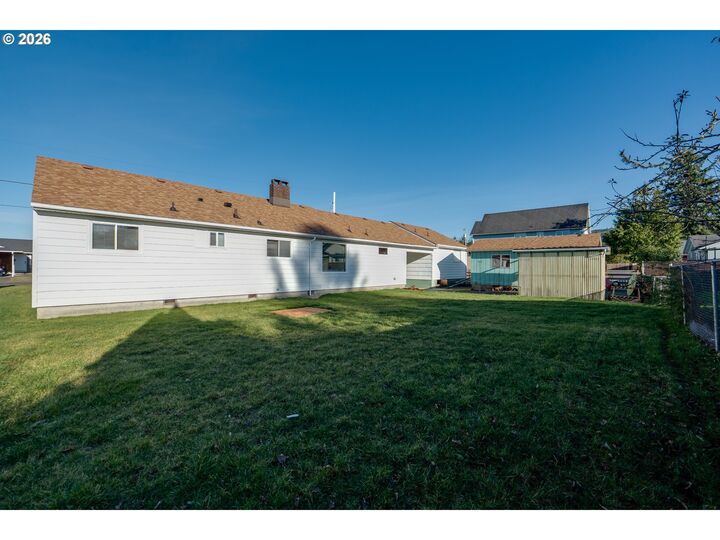 Property Photo:  1255 Avenue A 1 And 2  OR 97138 