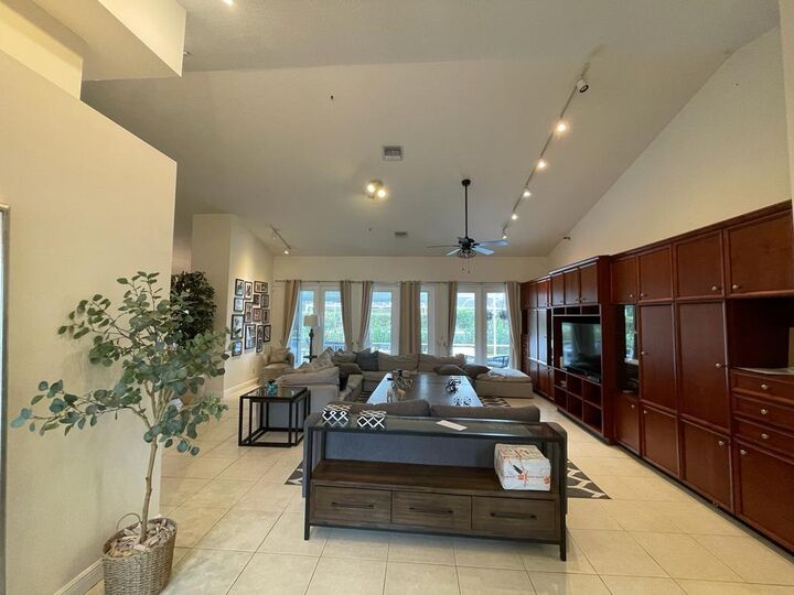 Property Photo: 1111 SE Westchester Drive FL 34952