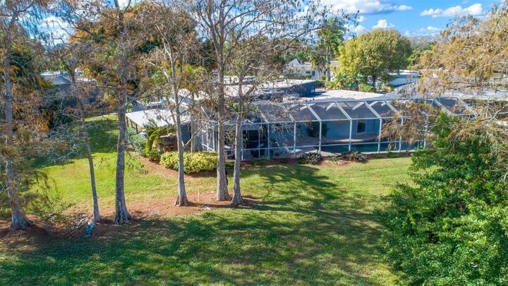 Property Photo:  4804 Kumquat Drive  FL 33319 