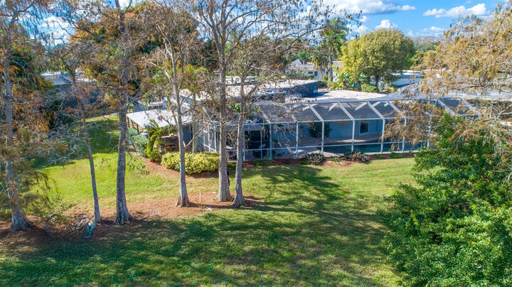 Property Photo:  4804 Kumquat Drive  FL 33319 