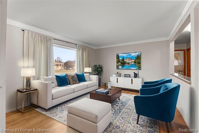 Property Photo:  32713 Cambridge Street  MI 48135 