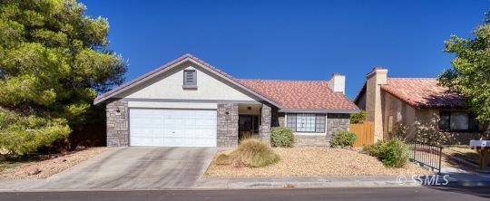 Property Photo:  934 Roosevelt St  CA 93555 