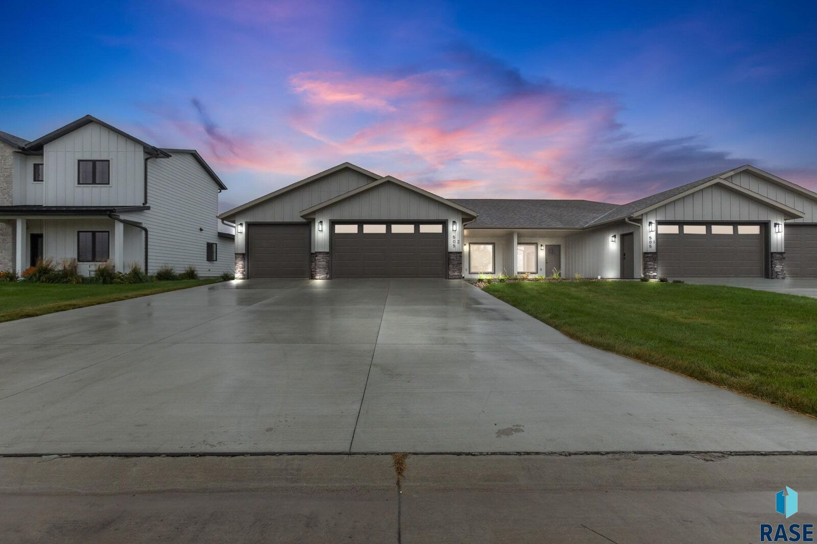 Property Photo:  505 Mill Pond Rd 2  IA 51246 