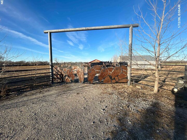 Property Photo: 406 N Catherine St KS 67335