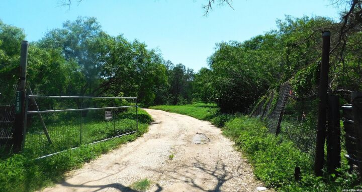 Property Photo:  1590 McCauley Rd  TX 78114 