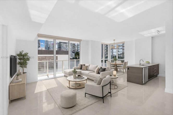 Property Photo:  55 SE 6 St 1202  FL 33131 