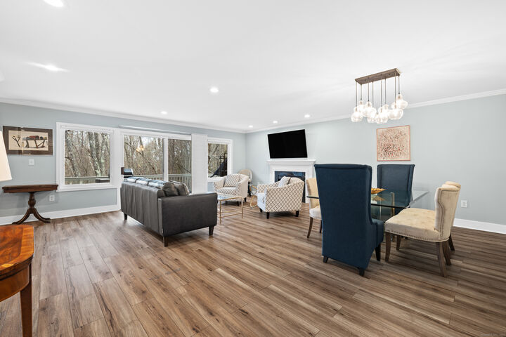 Property Photo:  11 Brenthaven 11  CT 06001 