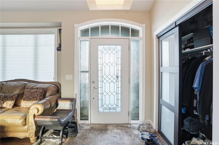 Property Photo:  215 Beechwood Crescent  SK S7V 1K6 