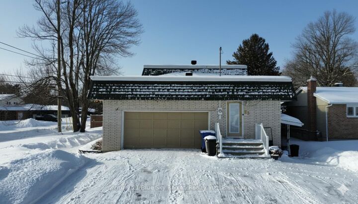 Photo de la propriété: 61 Third Street ON P2B 3A9