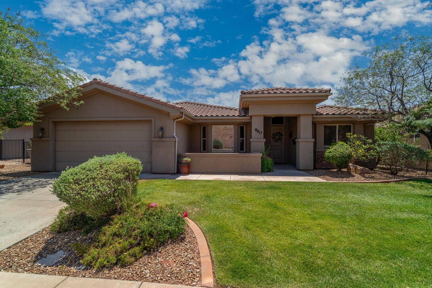 Property Photo:  960 N Catalpa Dr  UT 84780 