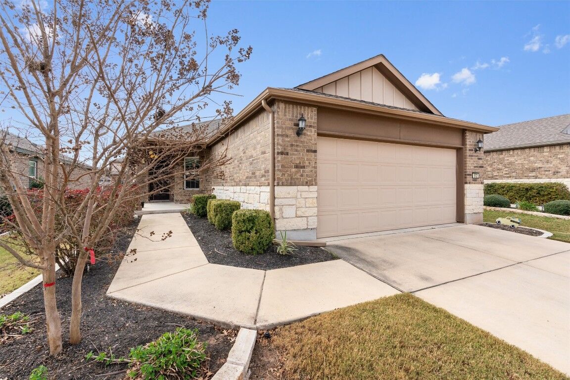 Property Photo:  512 Rockport Street  TX 78633 