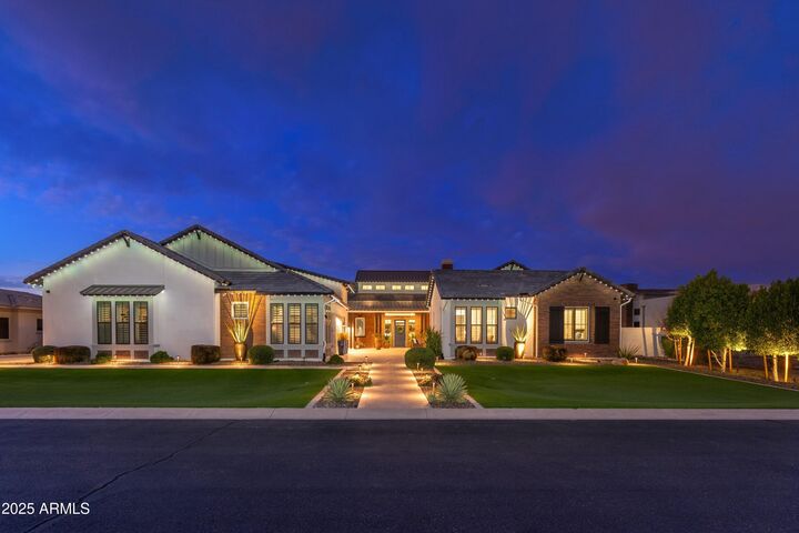 Property Photo:  2656 E Oriole Drive  AZ 85297 