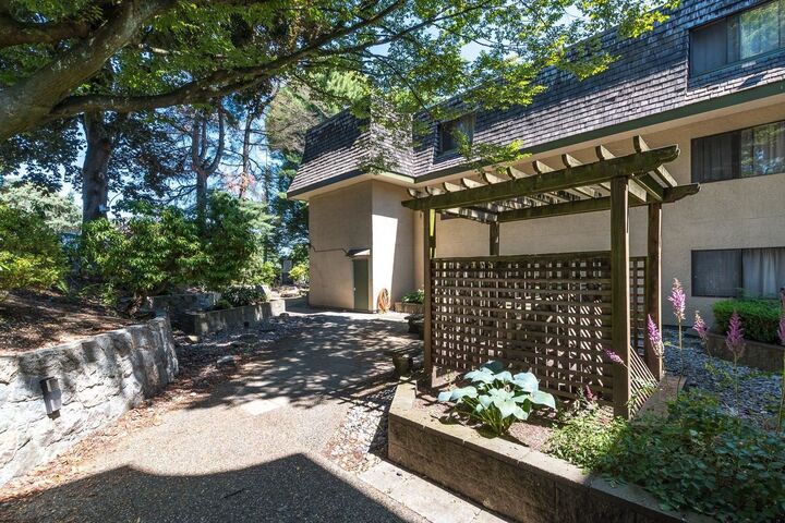 Property Photo:  466 E Eighth Avenue 107  BC V3L 4L2 