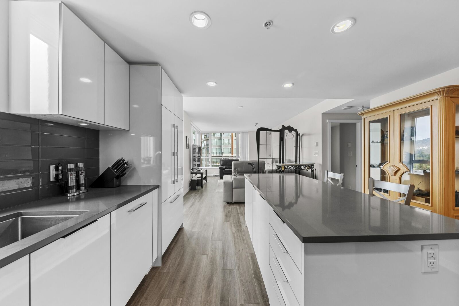 Property Photo:  3096 Windsor Gate 1001  BC V3B 0P4 