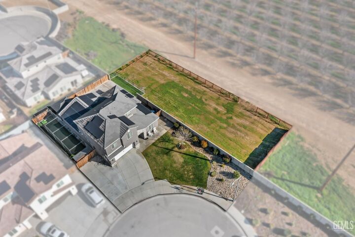 Property Photo:  8302 Jean Anne Street  CA 93314 