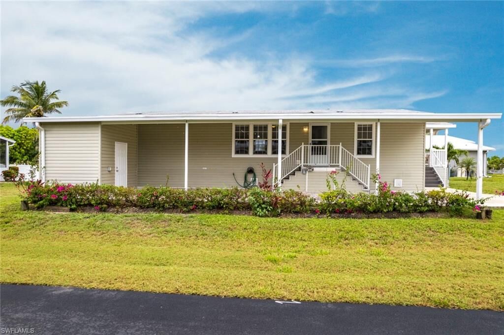 Property Photo:  4350 Deltona Dr  FL 33950 