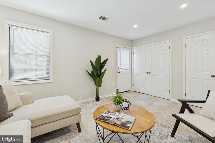 Property Photo:  5422 Wycklow Court  VA 22304 