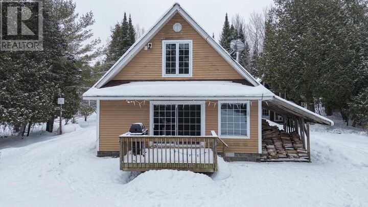 Property Photo:  2707 V Line Rd  ON P0R 1J0 