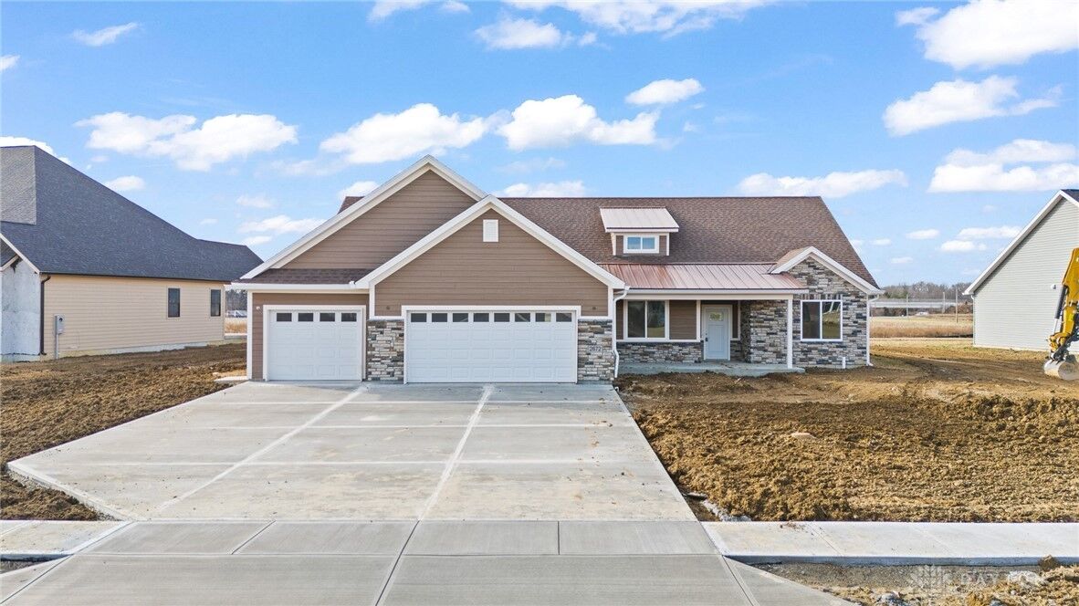 Property Photo:  2672 Pleasant View Drive  OH 45373 