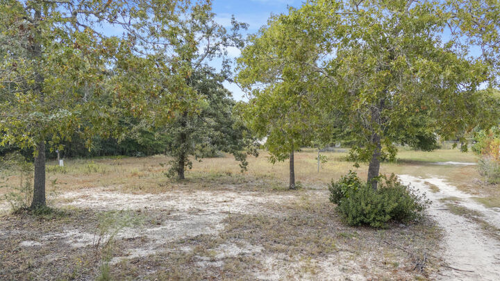 Property Photo: 5783 County Road 1087 FL 32433