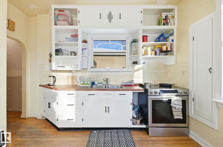 Property Photo:  11515 101 Street NW  AB T5G 2B2 