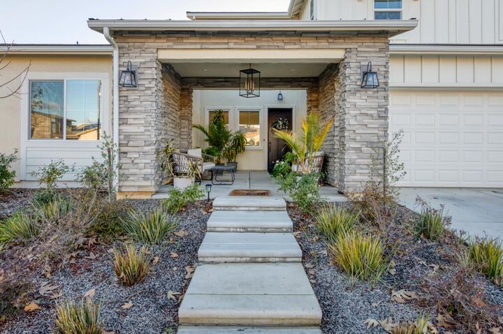 Property Photo: 1042 Beaver Pond Loop CA 93636