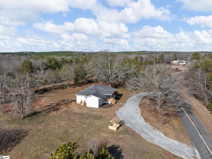 Property Photo:  737 Lowrys Road  SC 29340 