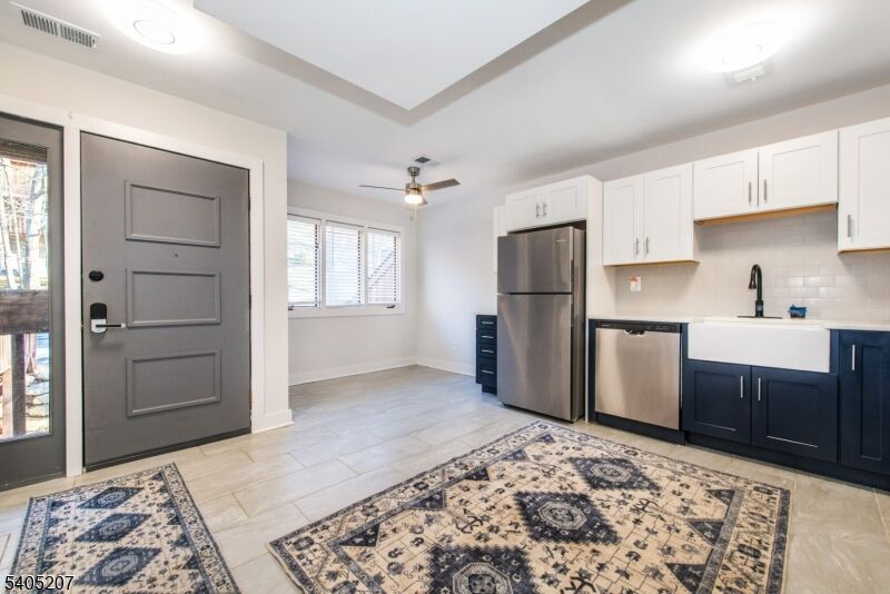 Property Photo:  15 Village Way 5  NJ 07462 