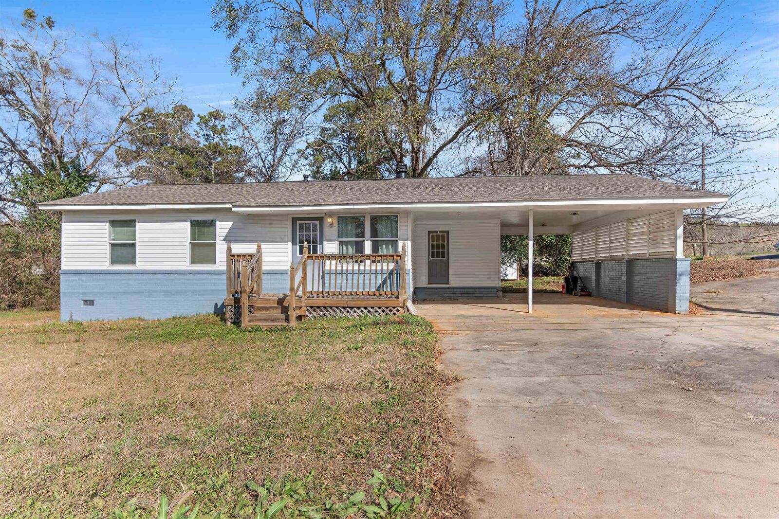 Property Photo:  1160 Siloam Road  GA 30642 