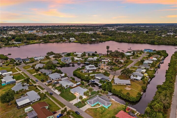 Property Photo:  509 Buena Vista Drive  FL 34275 