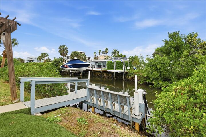 Property Photo:  509 Buena Vista Drive  FL 34275 