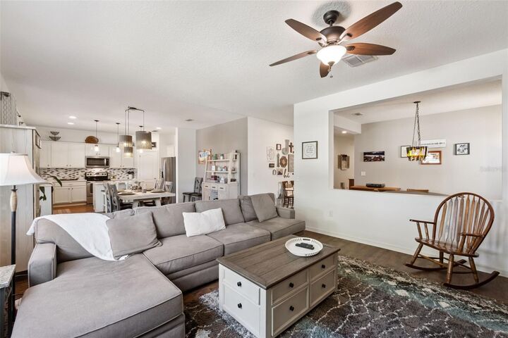 Property Photo:  2813 Shelburne Way  FL 34772 