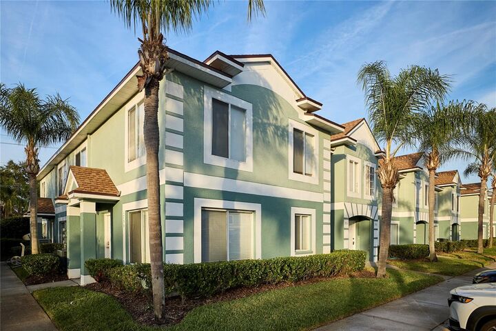 Property Photo:  1751 Fluorshire Drive  FL 33511 