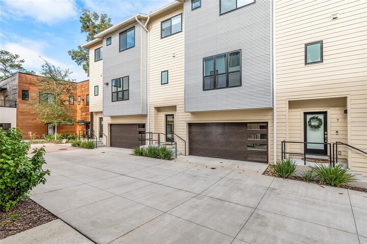 Property Photo:  2601 SW Williston Road 106  FL 32608 