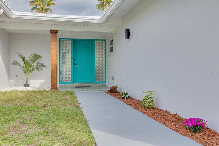 Property Photo: 13641 Pleasant Drive FL 33774