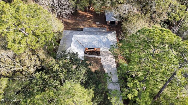 Property Photo:  2706 Rolling Meadows Road  MS 39553 