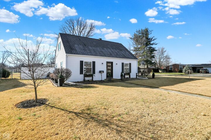 Property Photo:  3309 Larkspur Lane  IN 47203 