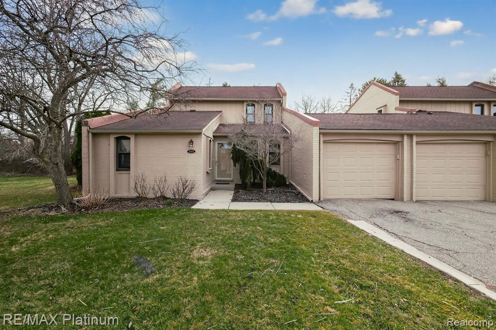 Property Photo:  2927 Moon Lake Drive 58  MI 48323 1843 