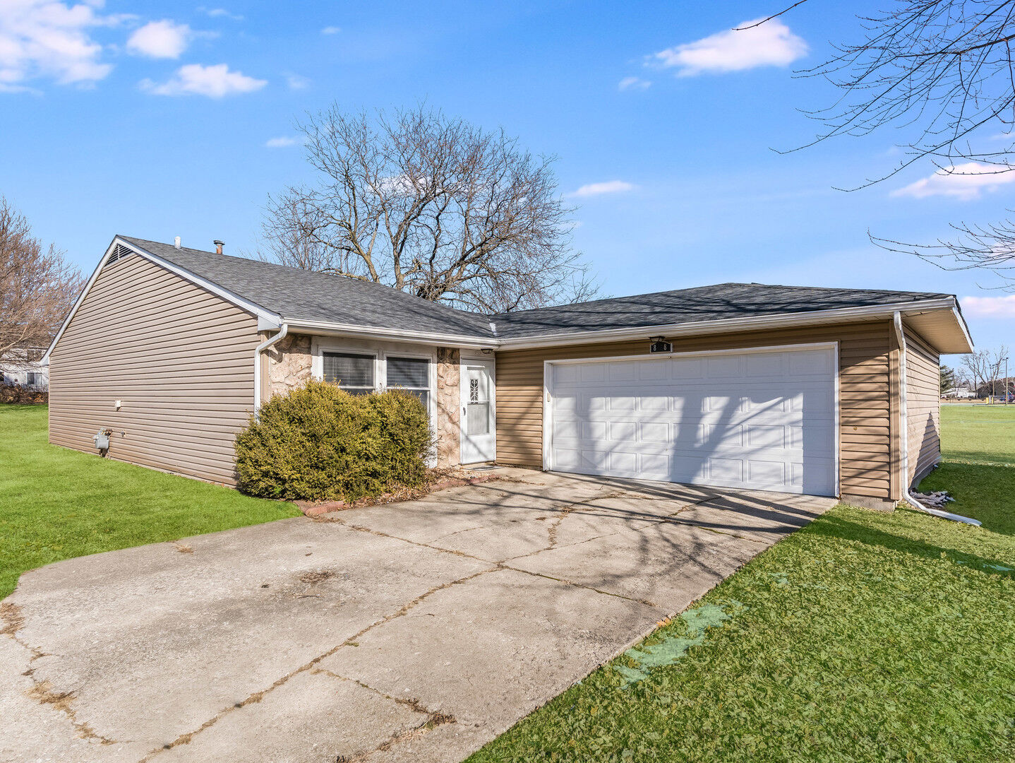 Property Photo:  828 Mulford Lane  IL 60431 